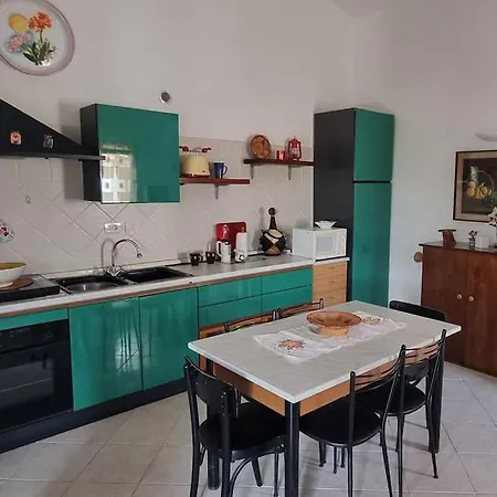 Appartamento, 2 Adulti E 2 Bambini A 150 Dal Mare Όλμπια