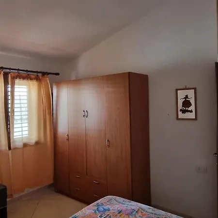 Appartamento, 2 Adulti E 2 Bambini A 150 Dal Mare * Όλμπια