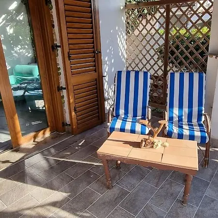 Appartamento, 2 Adulti E 2 Bambini A 150 Dal Mare Όλμπια